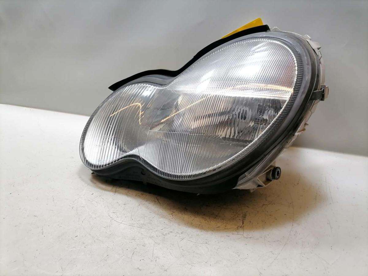 Mercedes C Klasse W203 original Scheinwerfer vorn links Halogen Bj.2001